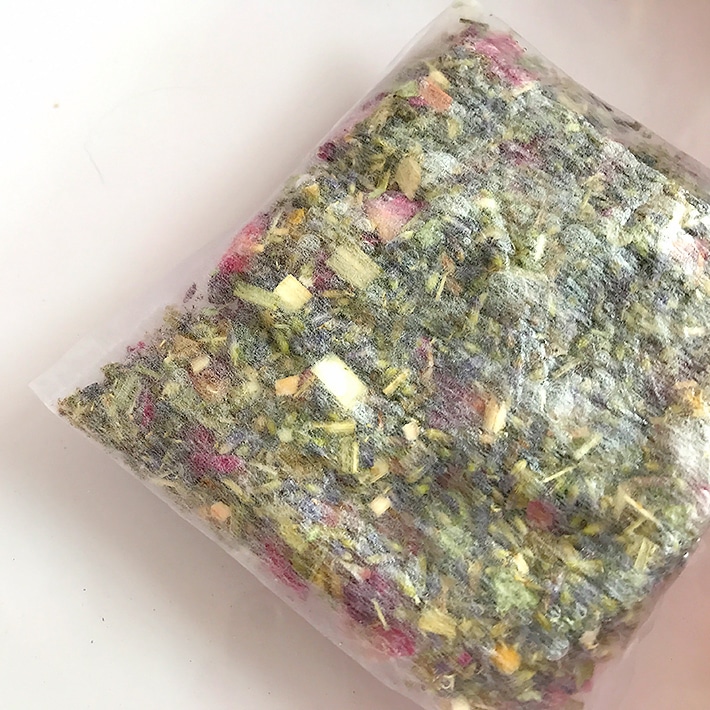 ハーブ専門店 Enherb 公式webサイト お風呂で楽しむ香ハーブ 21年秋 ハーブ約5回分 不織布バッグ5枚 ハーブ コスメ サントリーグループのハーブ専門店 Enherb エンハーブ ハーブティー エッセンシャルオイル ハーブコスメ 株式会社コネクト