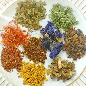 ココロとカラダのお守りハーブティー「良巡祈願」とは？