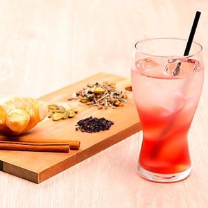 【スタッフのアイデア帖】夏のハーブティーはアイスで楽しもう！ ～アレンジ編～