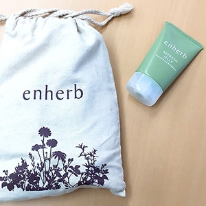 会社で大活躍！ 私のポーチのお供