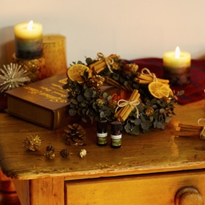 クリスマスを飾る、聖なる香りって？