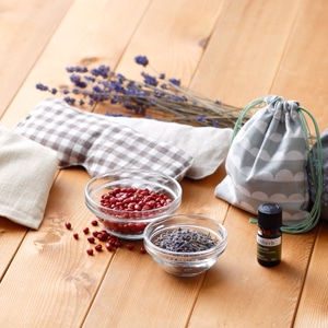 温熱とアロマの効果でぐっすりおやすみ 小豆とラベンダーの手づくりカイロ