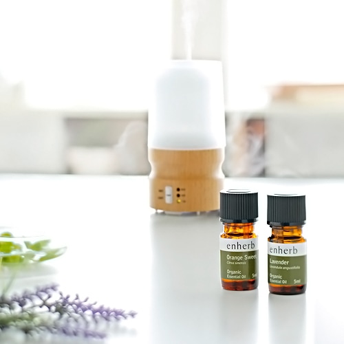 掃除にもアロマを！ 精油と重曹で身の周りすっきり