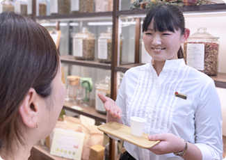 スタッフの一日に密着